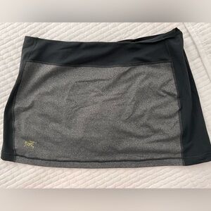 Arc’teryx Women's Running Mini Skort Skirt Grey & Black Running Hiking Tennis